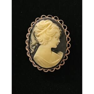Vintage Black Cream Acrylic Cameo Ladies Silhouette Brooch Gold Scalloped